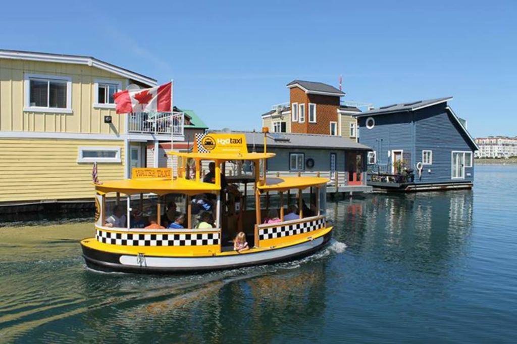 A Float Home B&B In Fisherman'S Wharf Victoria Exteriör bild