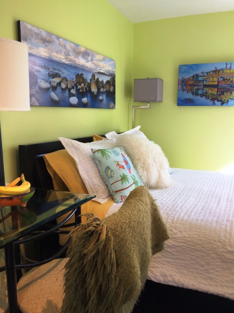 A Float Home B&B In Fisherman'S Wharf Victoria Exteriör bild