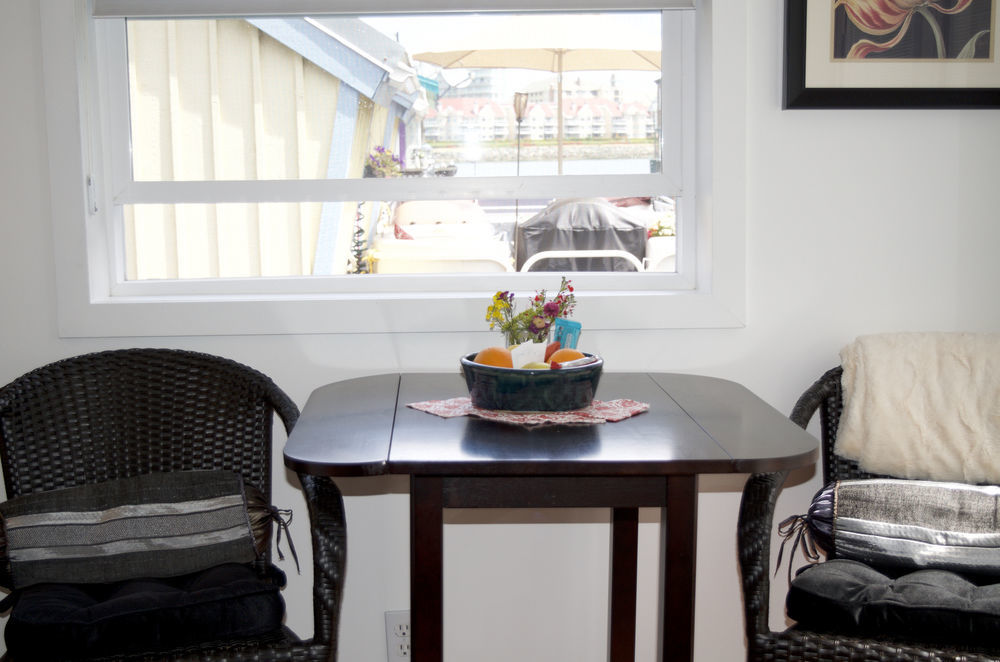 A Float Home B&B In Fisherman'S Wharf Victoria Exteriör bild