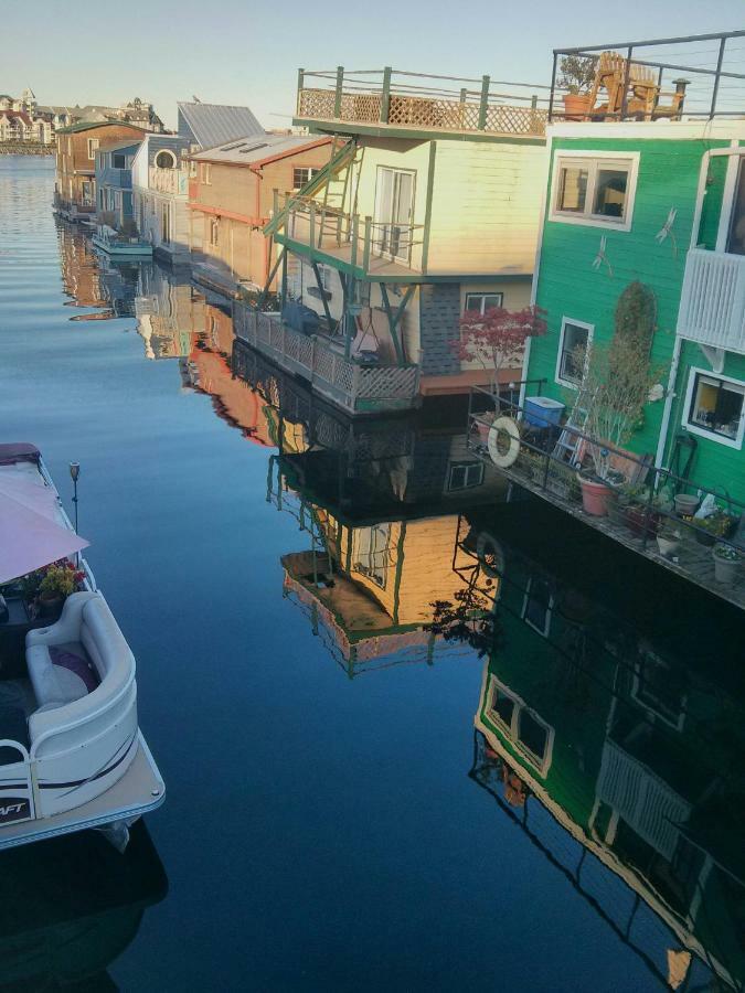 A Float Home B&B In Fisherman'S Wharf Victoria Exteriör bild