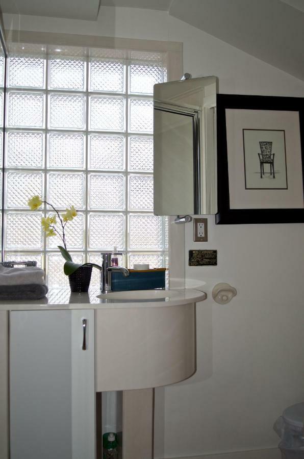A Float Home B&B In Fisherman'S Wharf Victoria Exteriör bild